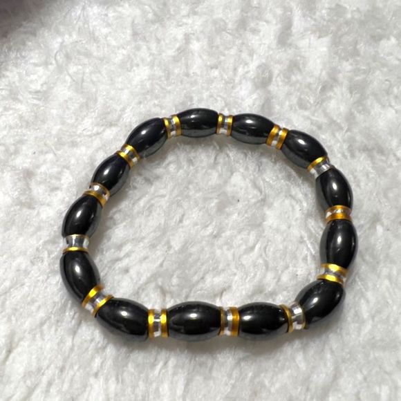 Lot of 2 Gun Metal Magnetic Beads Gold Tone & Red Bead Spacers Elastic Bracelets - Picture 4 of 7